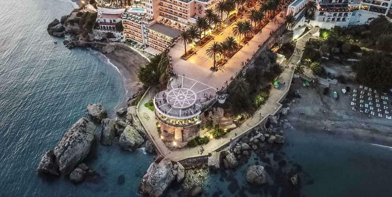 Hotel Bajamar Ancladero Playa Nerja Kültér fotó