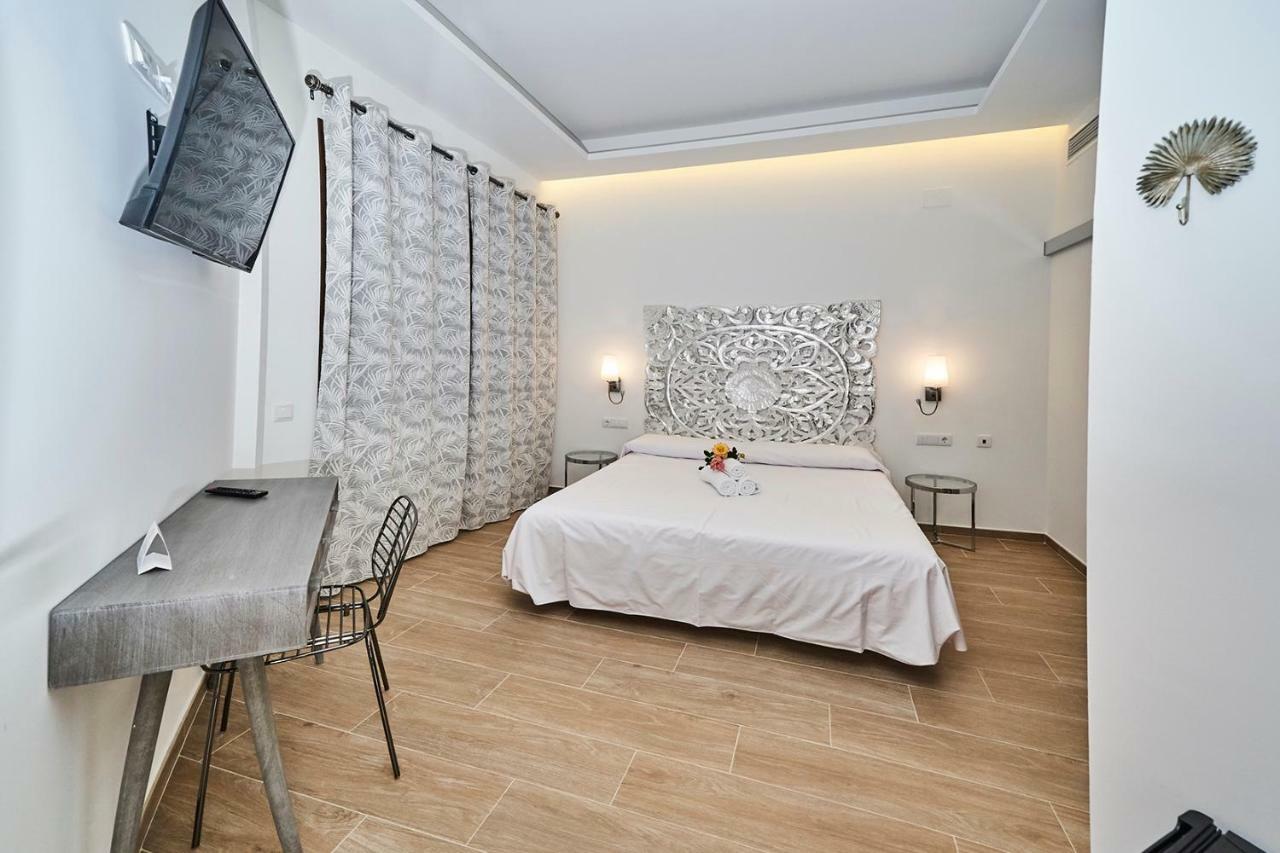 Hotel Bajamar Ancladero Playa Nerja Kültér fotó