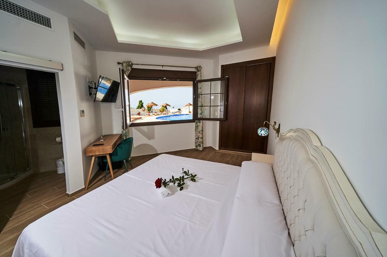 Hotel Bajamar Ancladero Playa Nerja Kültér fotó