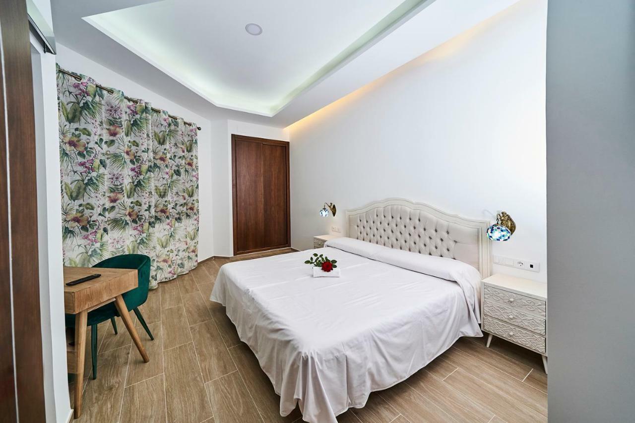 Hotel Bajamar Ancladero Playa Nerja Kültér fotó