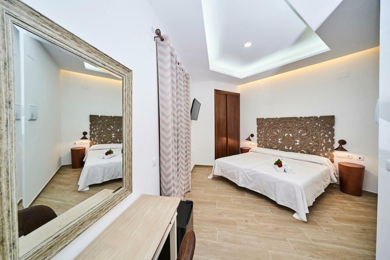 Hotel Bajamar Ancladero Playa Nerja Kültér fotó