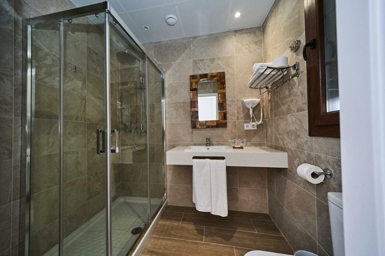 Hotel Bajamar Ancladero Playa Nerja Kültér fotó
