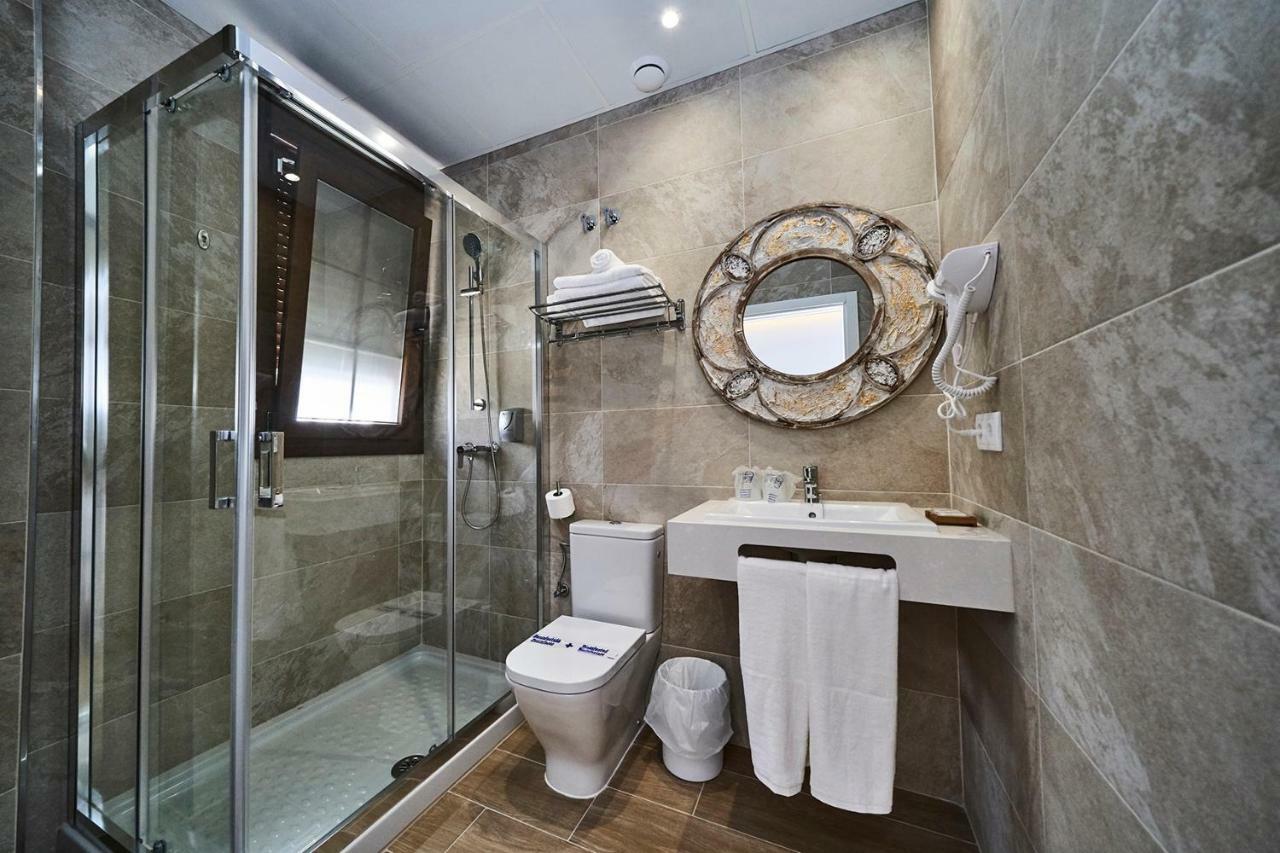 Hotel Bajamar Ancladero Playa Nerja Kültér fotó