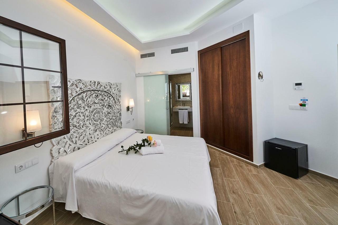 Hotel Bajamar Ancladero Playa Nerja Kültér fotó