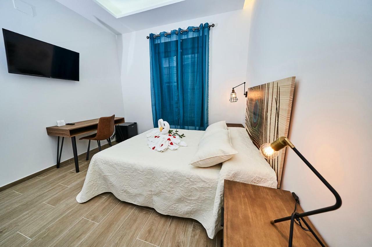 Hotel Bajamar Ancladero Playa Nerja Kültér fotó