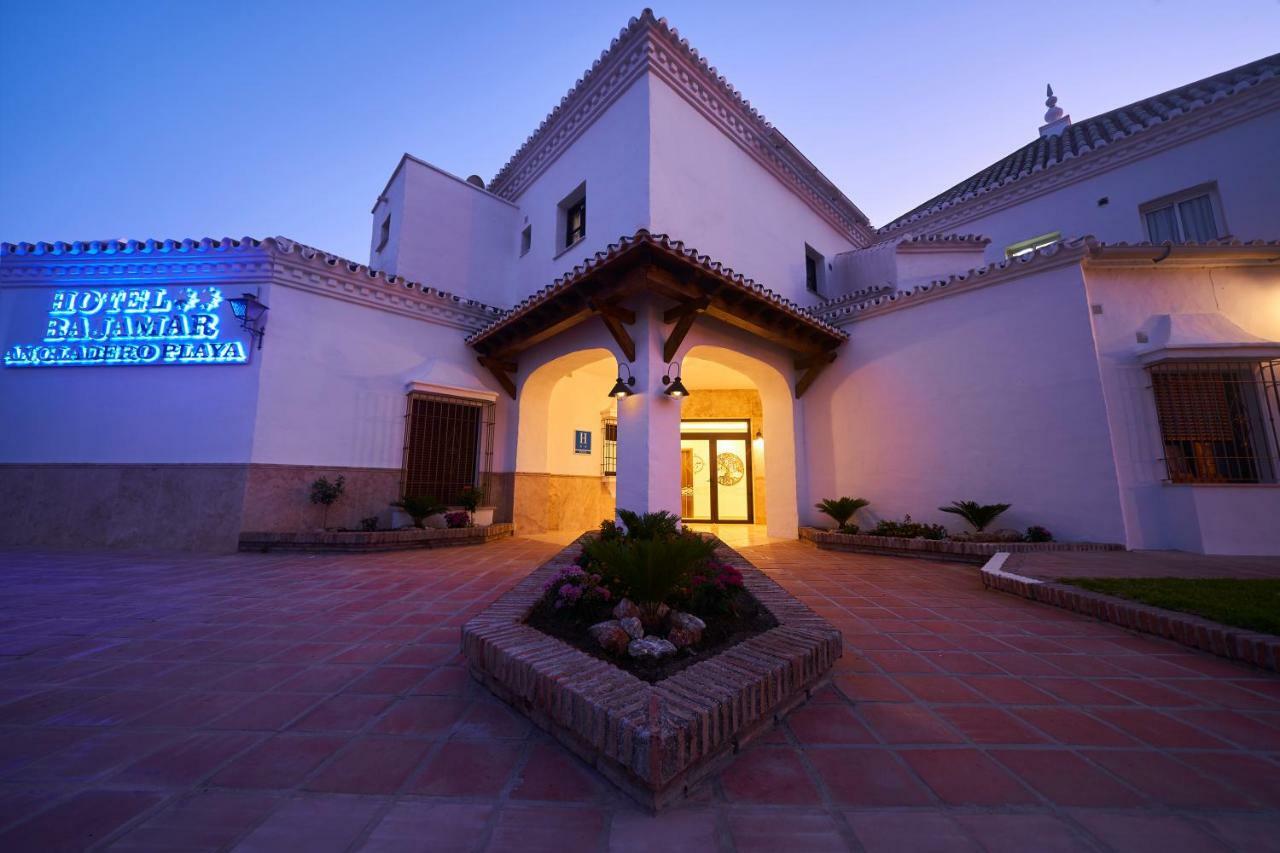 Hotel Bajamar Ancladero Playa Nerja Kültér fotó